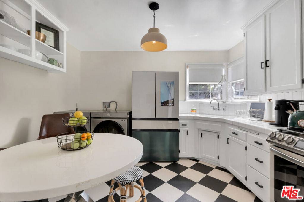 Culver City, CA 90230,5528 Kinston AVE