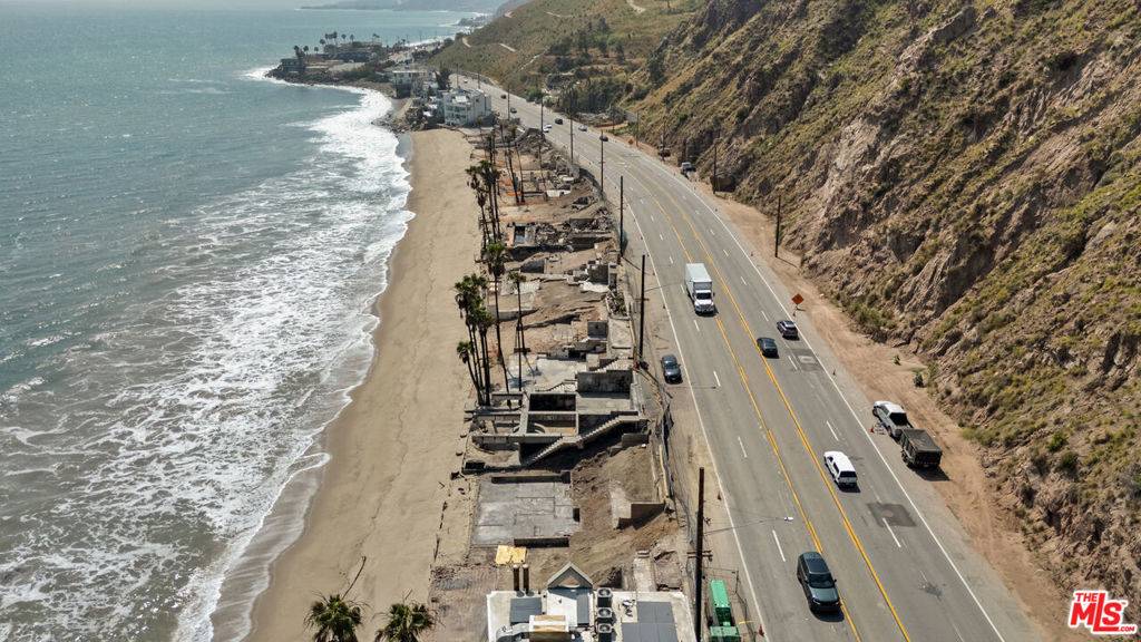 Malibu, CA 90265,20866 Pacific Coast HWY