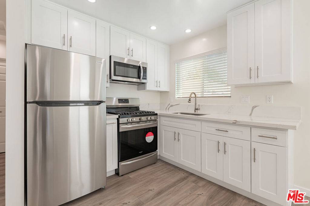 Glendale, CA 91201,1049 Sonora AVE #A