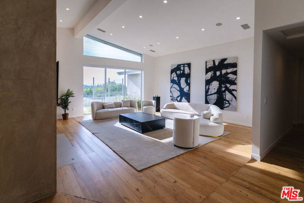 Sherman Oaks, CA 91403,3423 Scadlock LN