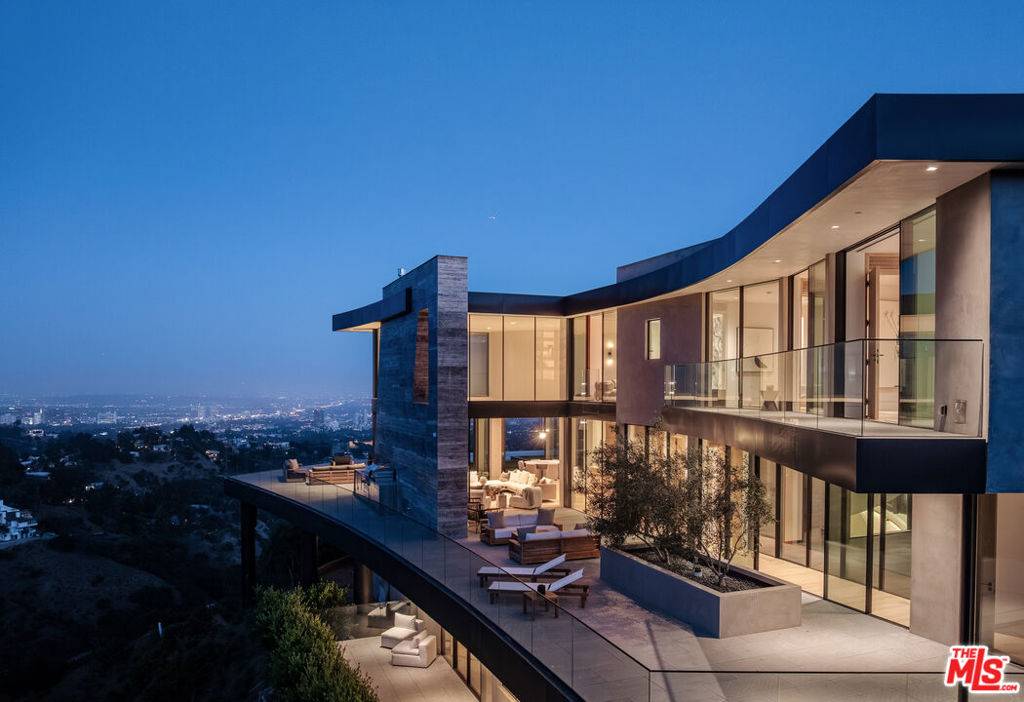 Los Angeles, CA 90049,1504 N Kenter AVE