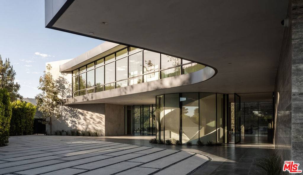 Los Angeles, CA 90049,1504 N Kenter AVE