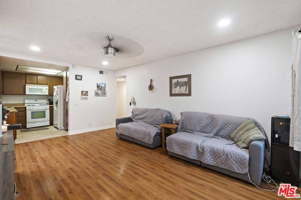 Simi Valley, CA 93065,2940 Deacon ST #31