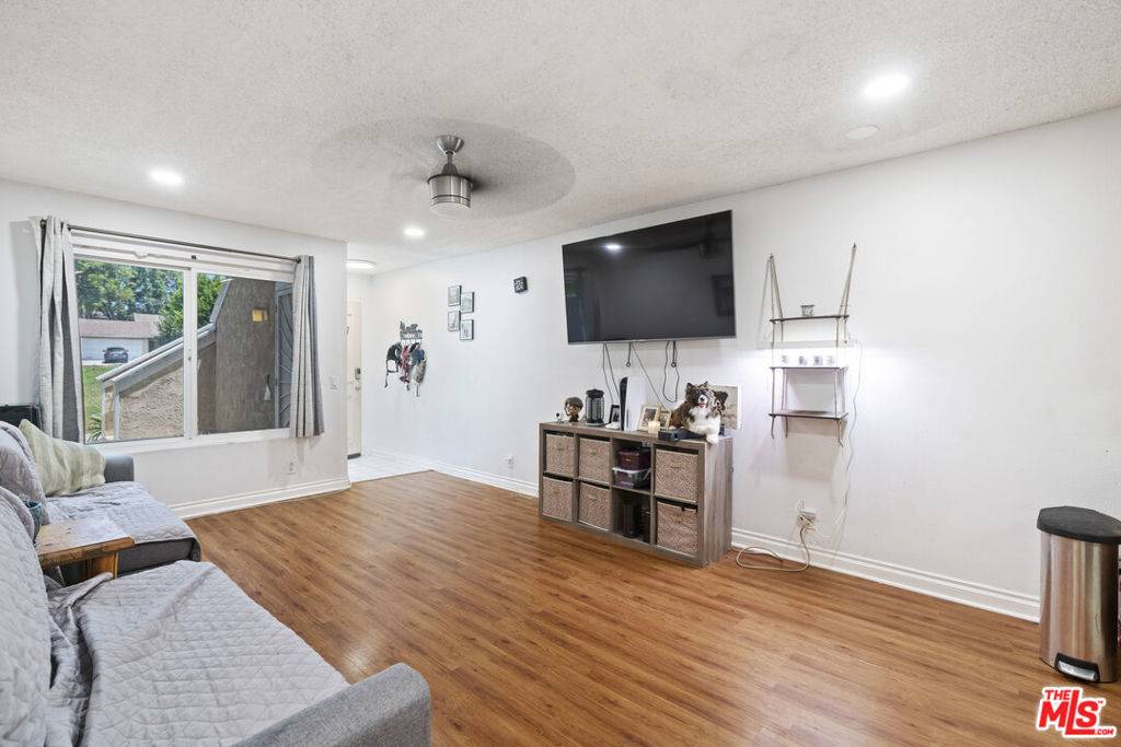 Simi Valley, CA 93065,2940 Deacon ST #31