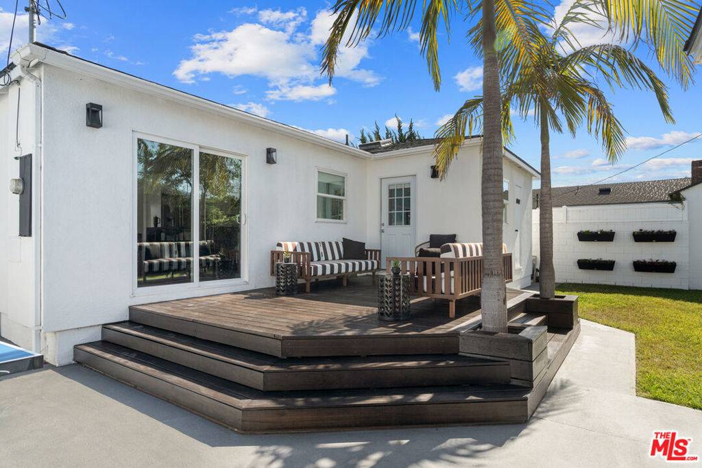 Los Angeles, CA 90045,6129 W 76th ST