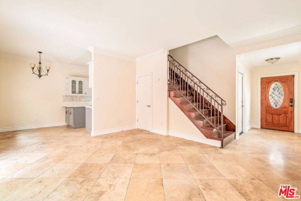 Hawthorne, CA 90250,13743 Cordary AVE