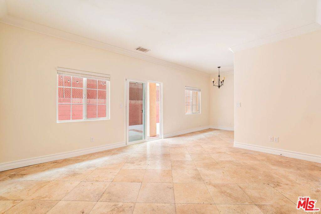Hawthorne, CA 90250,13743 Cordary AVE