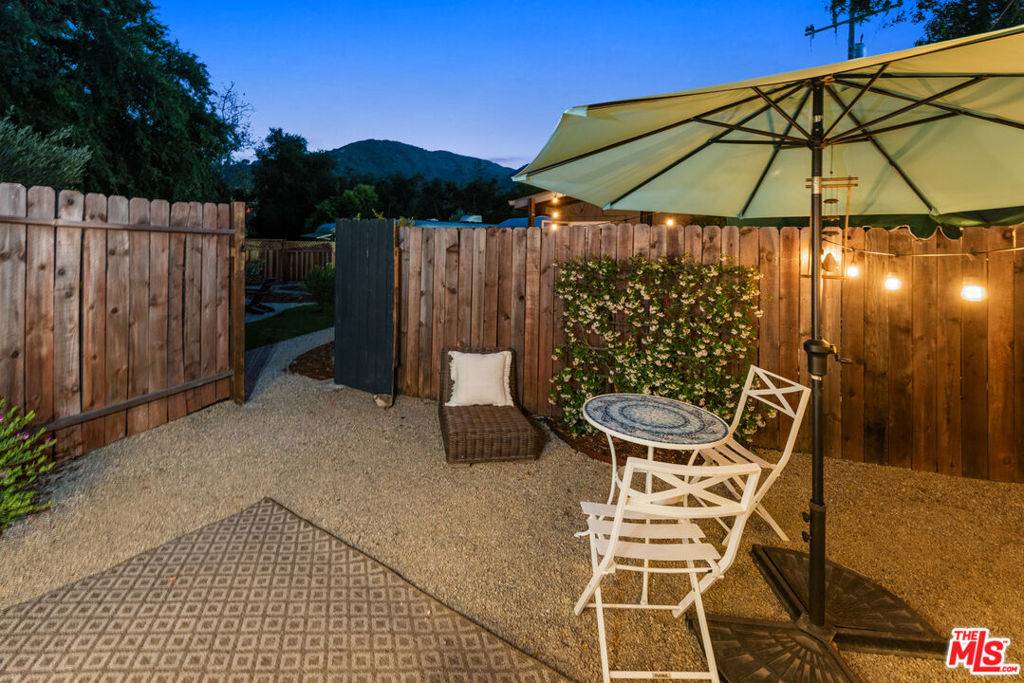 Topanga, CA 90290,272 N Topanga