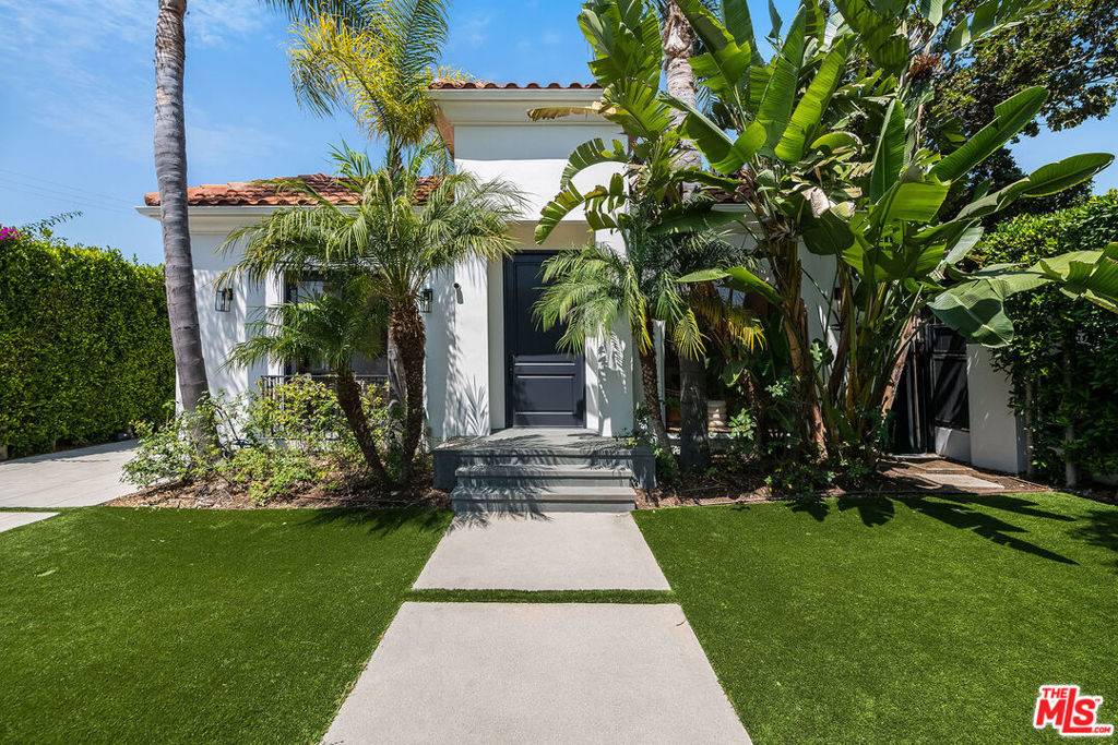 Los Angeles, CA 90048,607 N La Jolla AVE