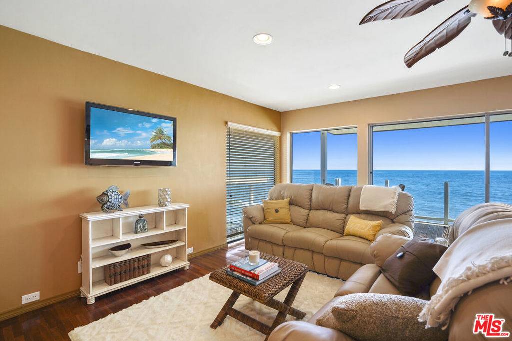 Malibu, CA 90265,25200 Malibu RD #1