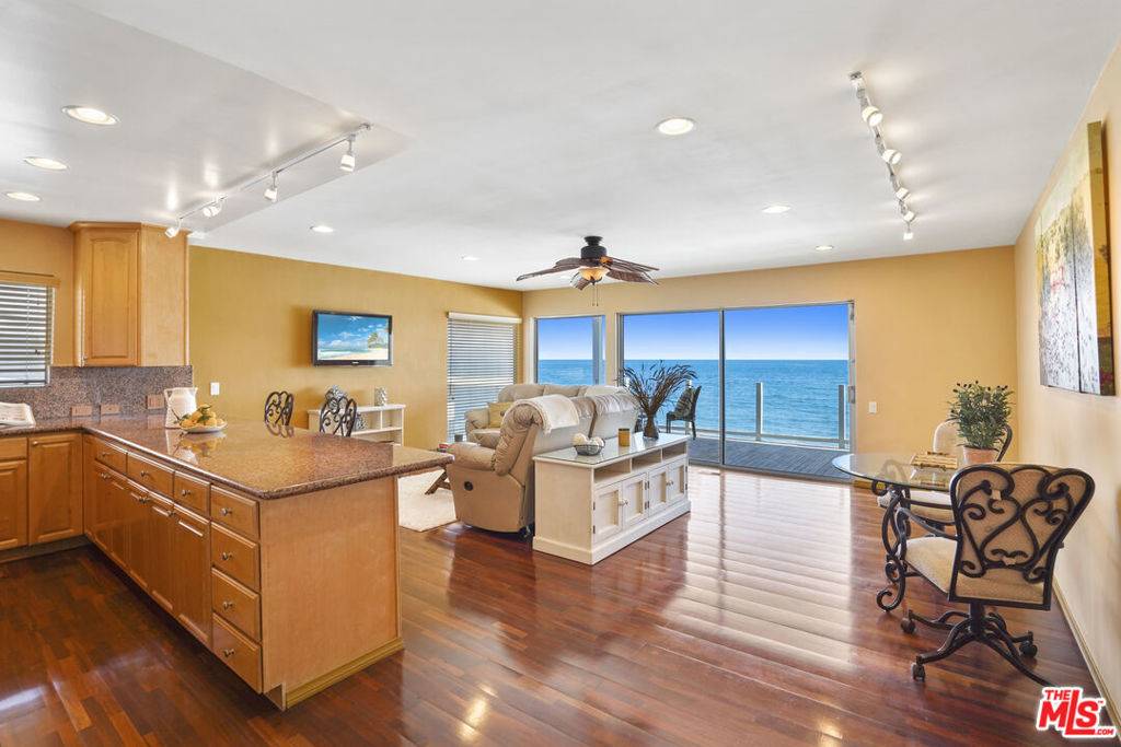 Malibu, CA 90265,25200 Malibu RD #1