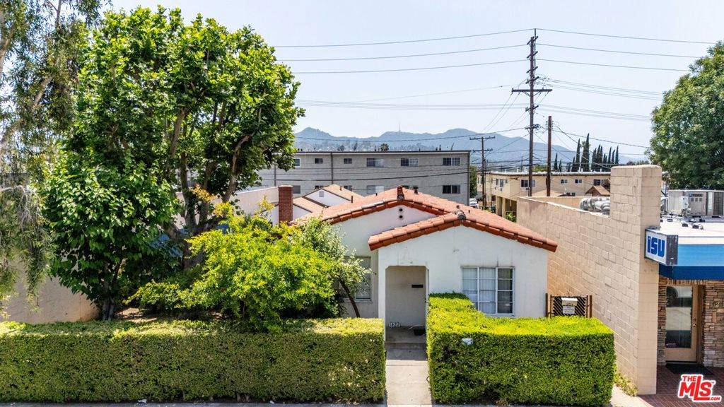 Glendale, CA 91201,1422 W Glenoaks BLVD