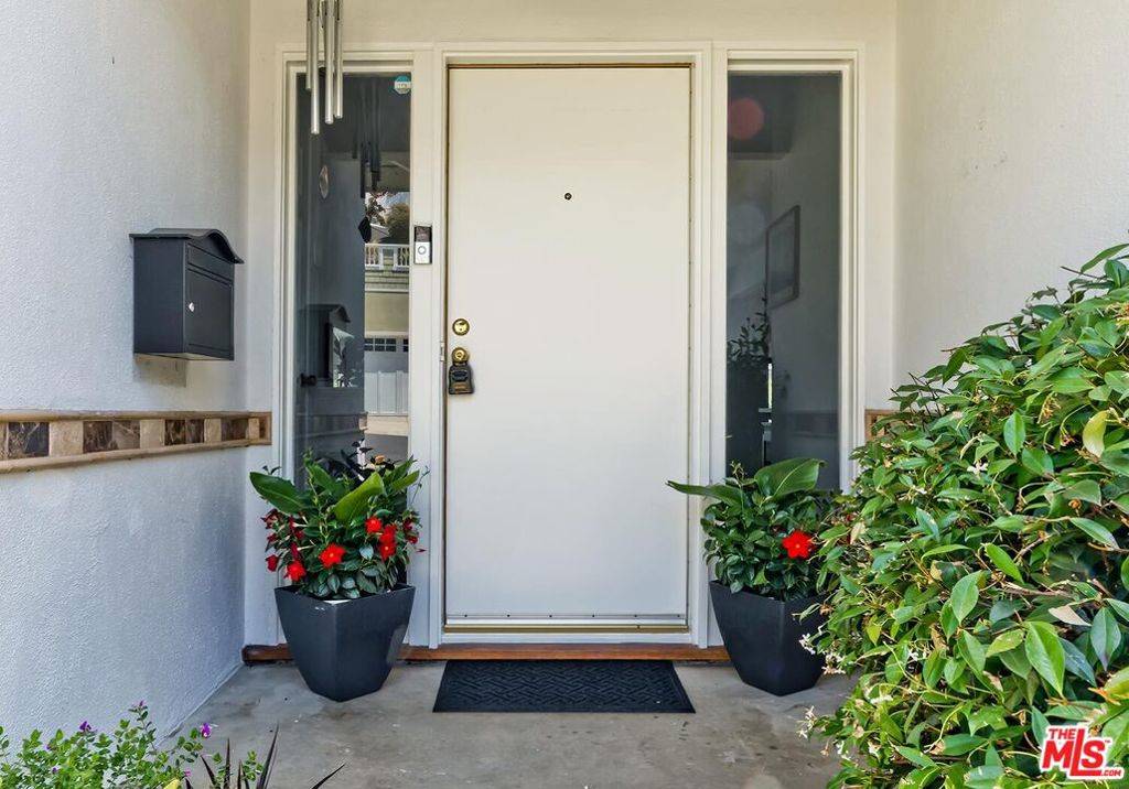 Playa Del Rey, CA 90293,7016 Earldom AVE