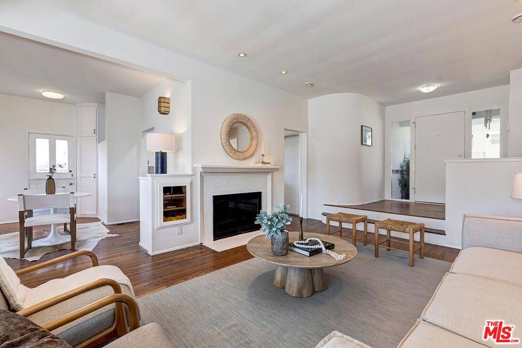 Playa Del Rey, CA 90293,7016 Earldom AVE