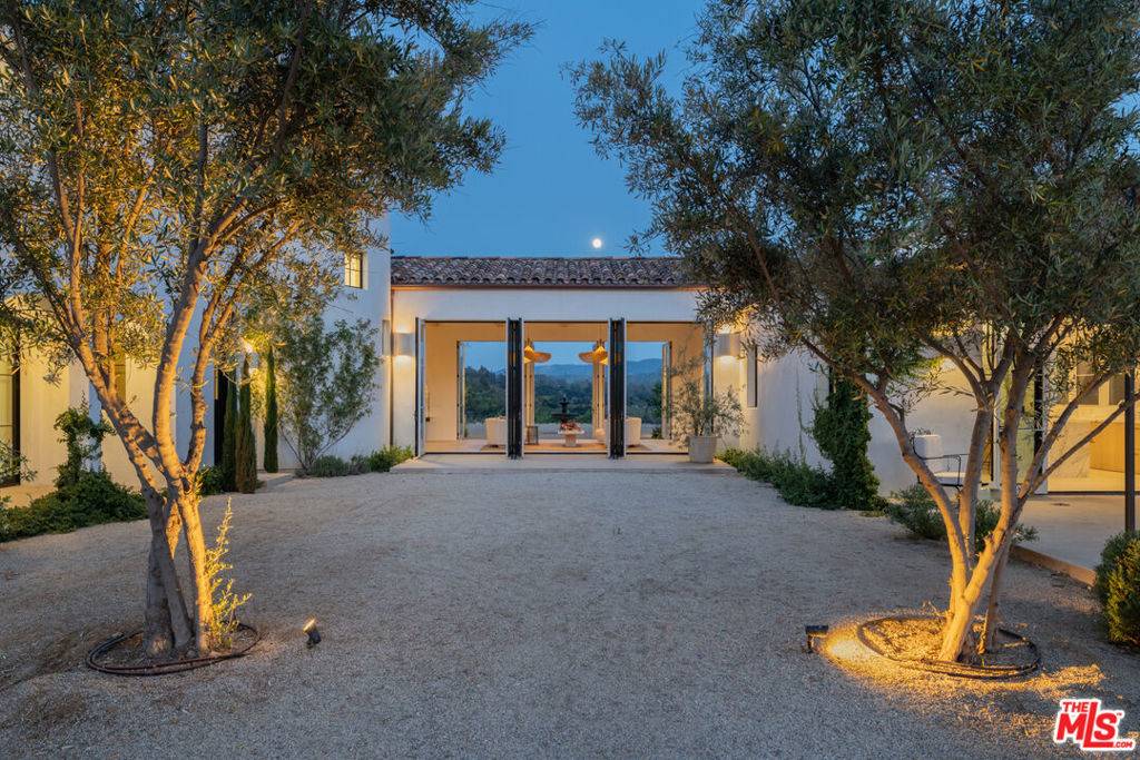 Ojai, CA 93023,2259 Mcnell RD