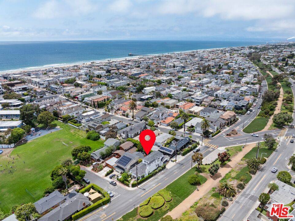 Manhattan Beach, CA 90266,541 Homer ST