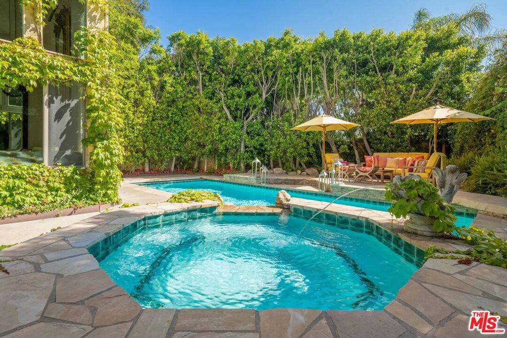 North Hollywood, CA 91602,10653 Chiquita ST