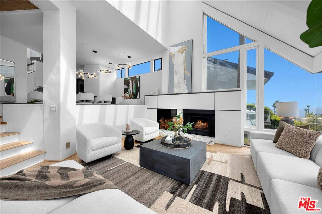 Laguna Beach, CA 92651,741 Marlin