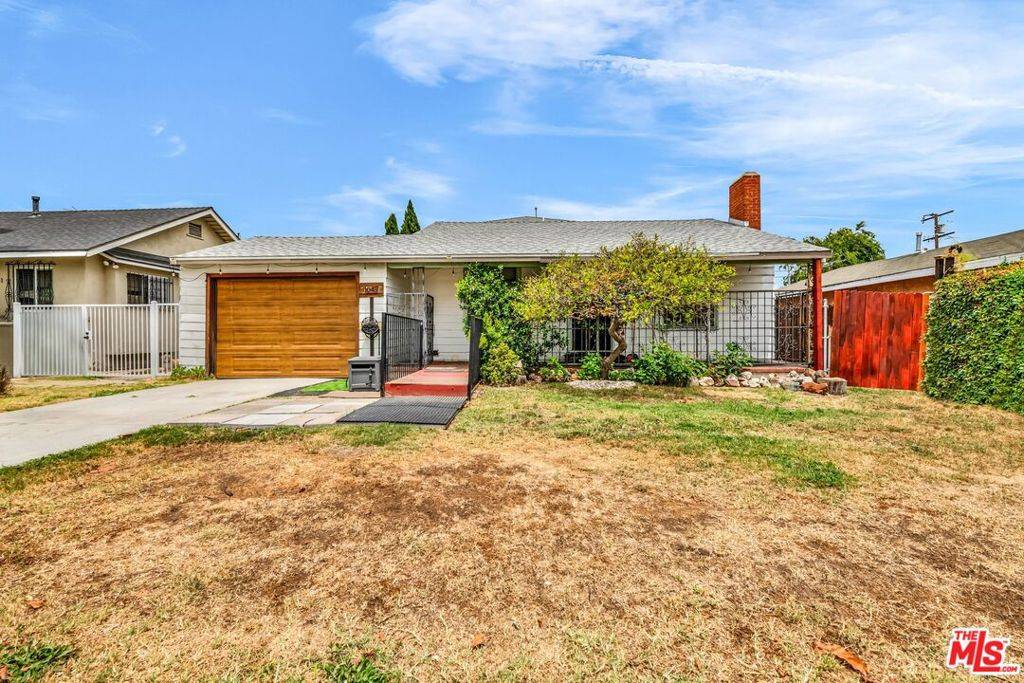 Inglewood, CA 90302,1043 E 66th ST