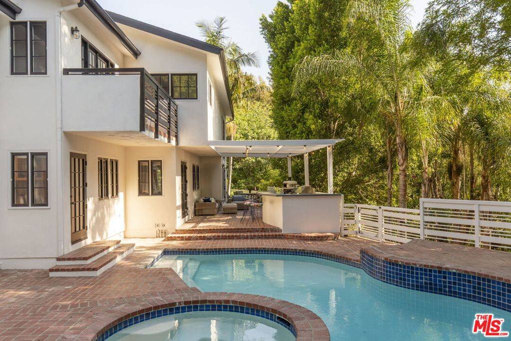 Los Angeles, CA 90046,2625 Nichols Canyon RD