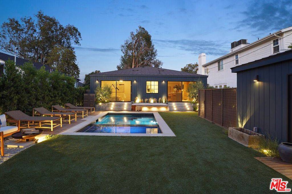 Sherman Oaks, CA 91423,4539 Atoll AVE