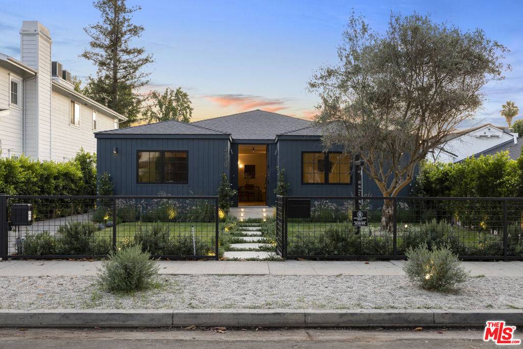 Sherman Oaks, CA 91423,4539 Atoll AVE