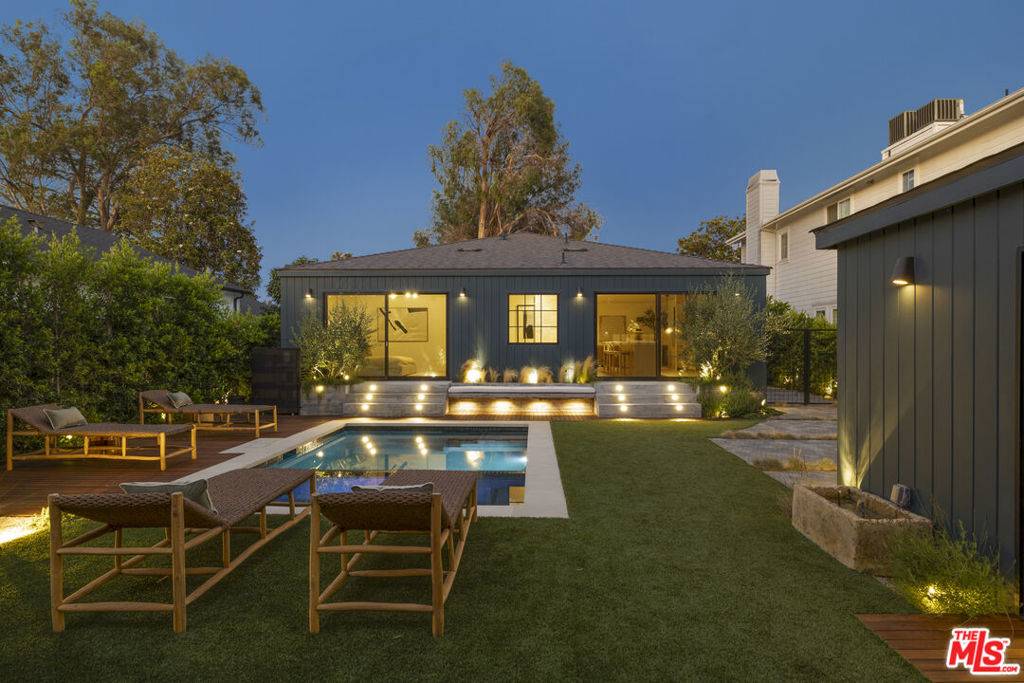 Sherman Oaks, CA 91423,4539 Atoll AVE