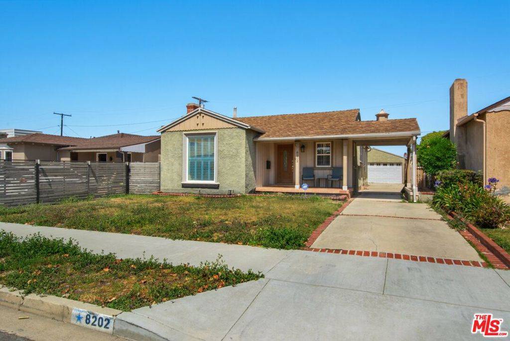 Inglewood, CA 90305,8202 S 3rd AVE
