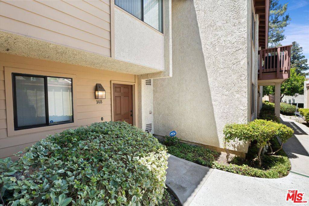 Woodland Hills, CA 91367,5720 Owensmouth AVE #148
