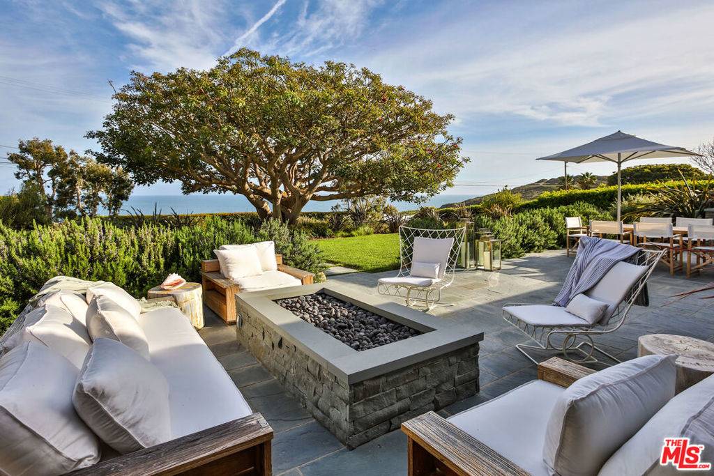 Malibu, CA 90265,29225 CLIFFSIDE DR