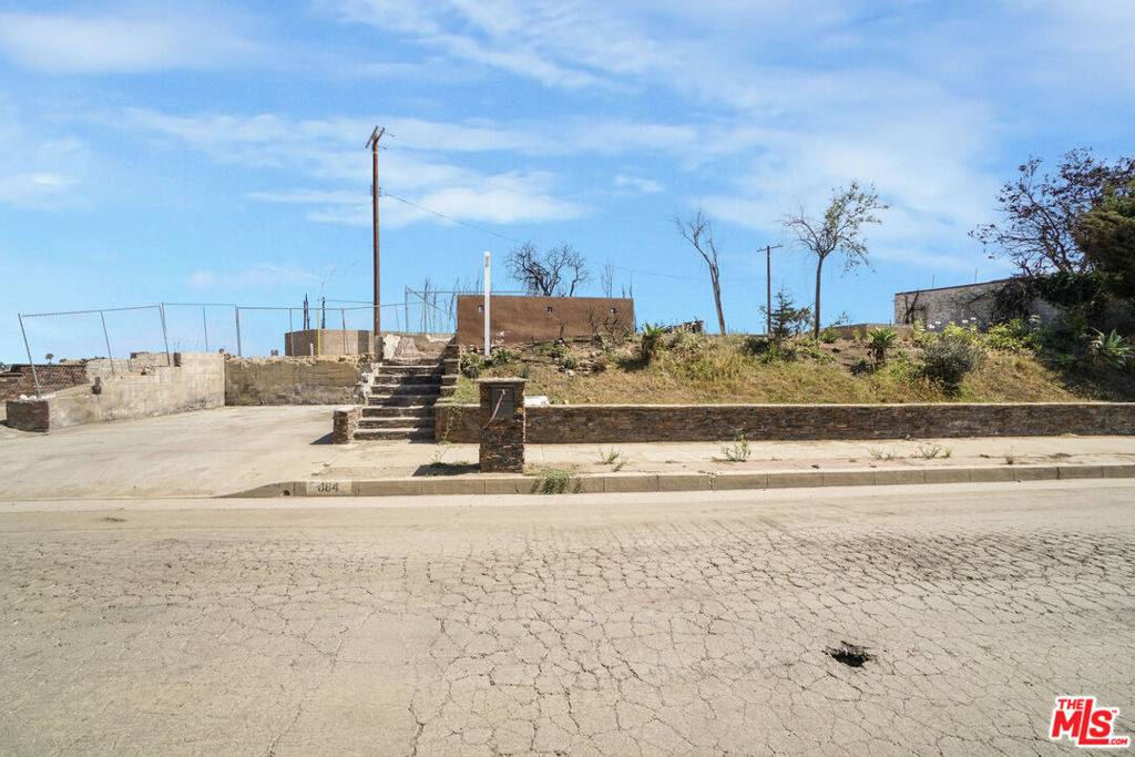 Pacific Palisades, CA 90272,884 Oreo PL