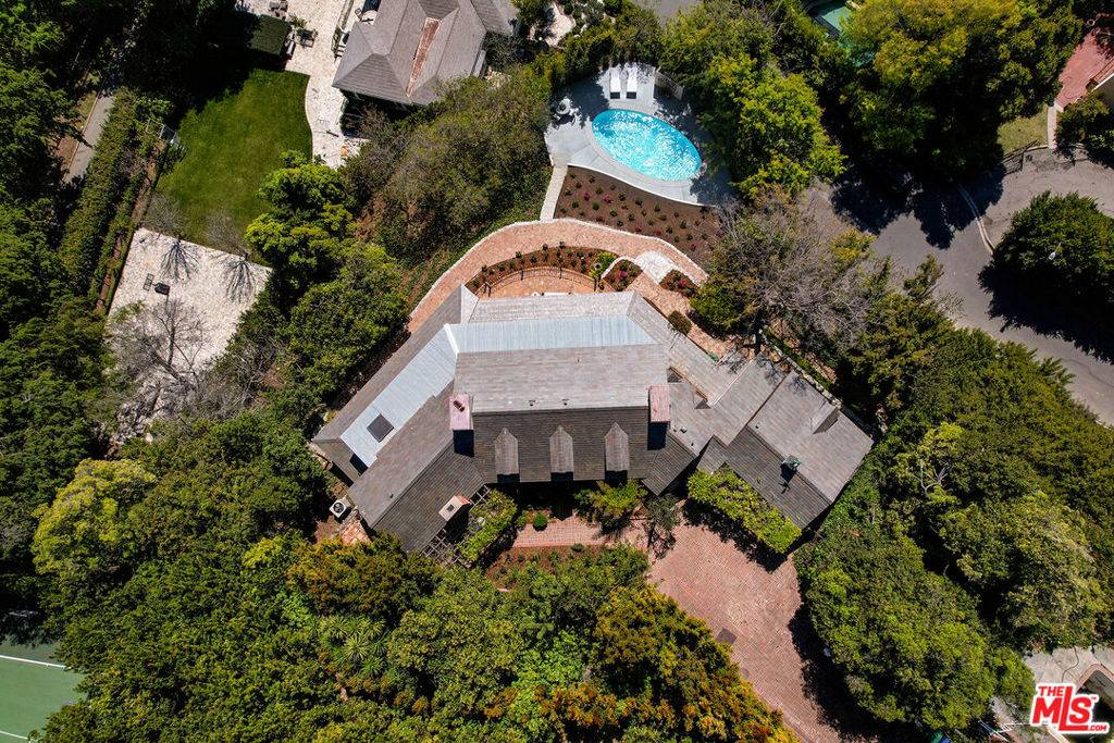 Beverly Hills, CA 90210,1277 Leona DR