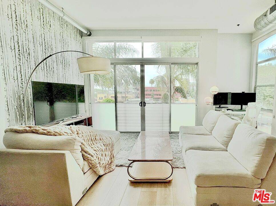 Marina Del Rey, CA 90292,13320 Beach AVE #303