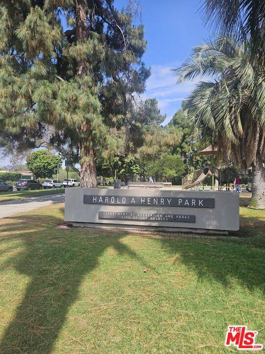 Los Angeles, CA 90005,854 1/2 S Plymouth BLVD