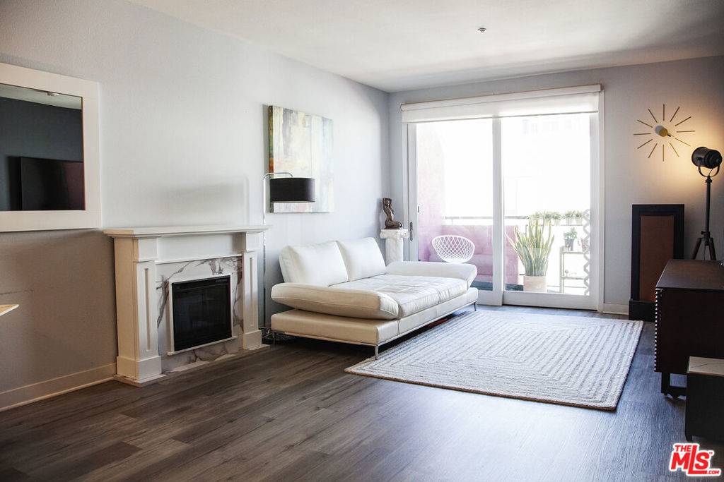 Los Angeles, CA 90017,1234 Wilshire BLVD #520