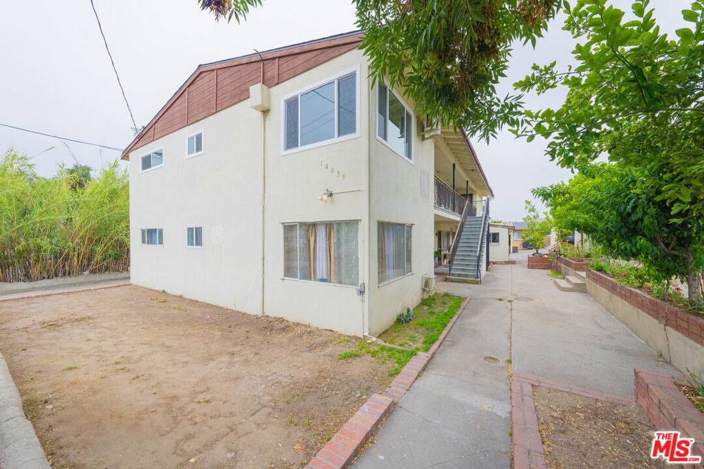 Tujunga, CA 91042,10039 Haines Canyon AVE #D
