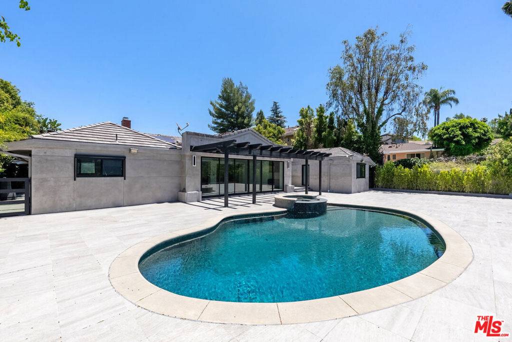 Encino, CA 91436,4423 Bergamo DR