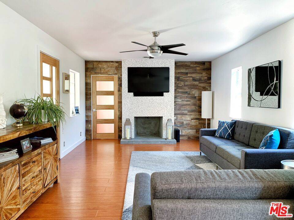 Van Nuys, CA 91406,6840 Orion AVE