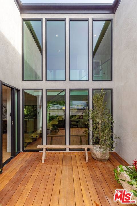 Malibu, CA 90265,23505 Malibu Colony RD