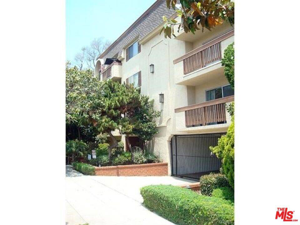Santa Monica, CA 90403,811 6th ST #304