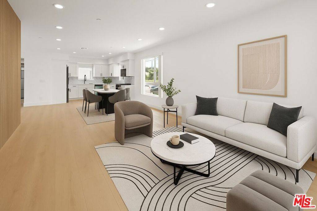 Los Angeles, CA 90039,2700 Fletcher DR #2700