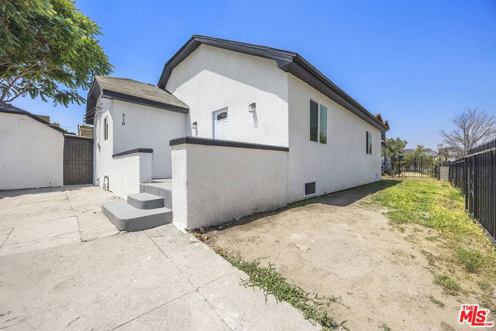 Los Angeles, CA 90011,318 E 50th ST