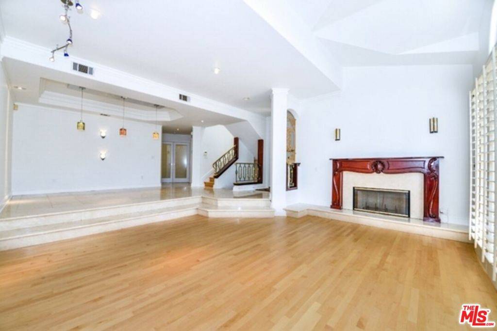 Malibu, CA 90265,6473 Zuma View PL #135