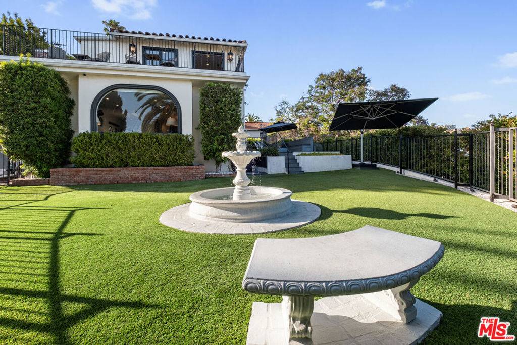 Los Angeles, CA 90068,6801 Iris CIR