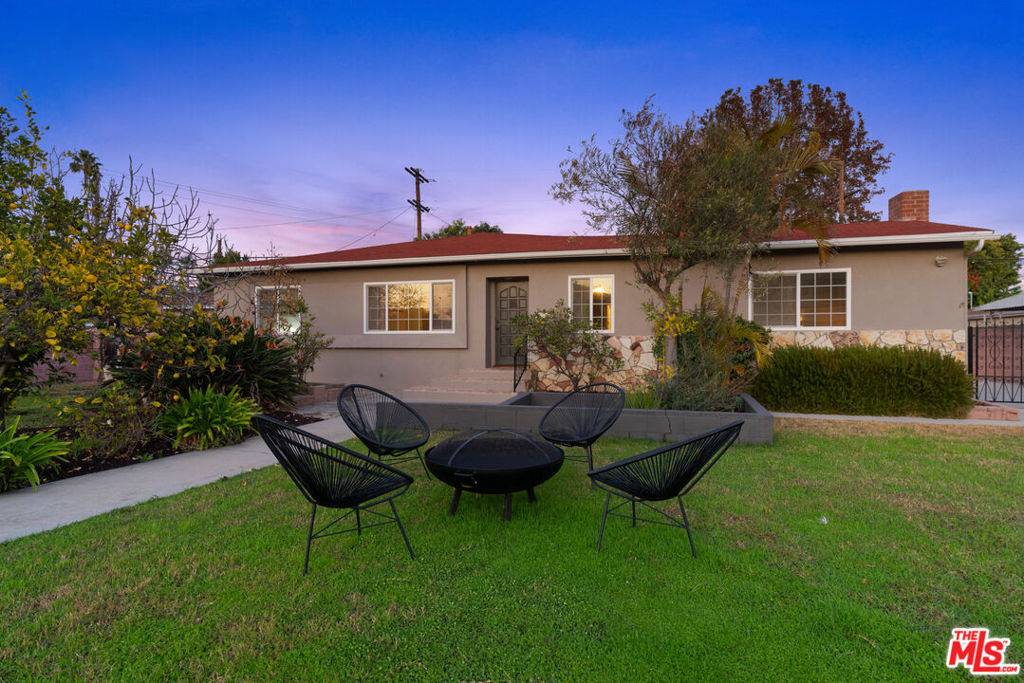 Los Angeles, CA 90066,4242 Grand View BLVD