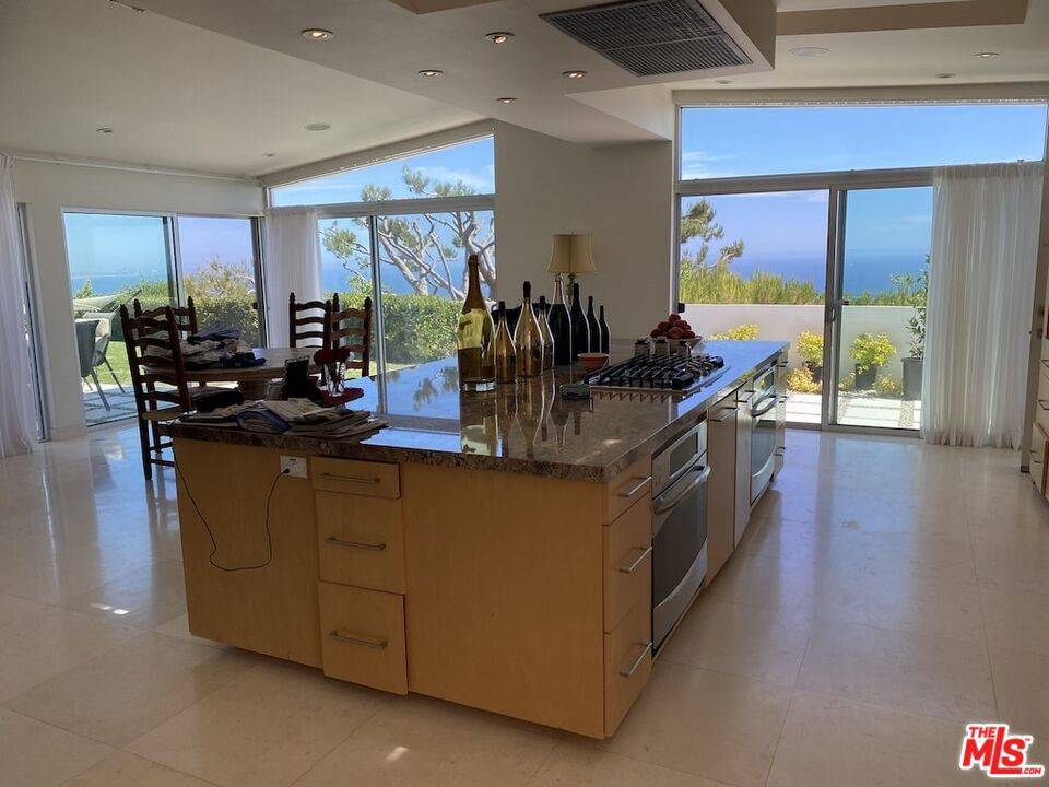 Malibu, CA 90265,3440 Shoreheights DR
