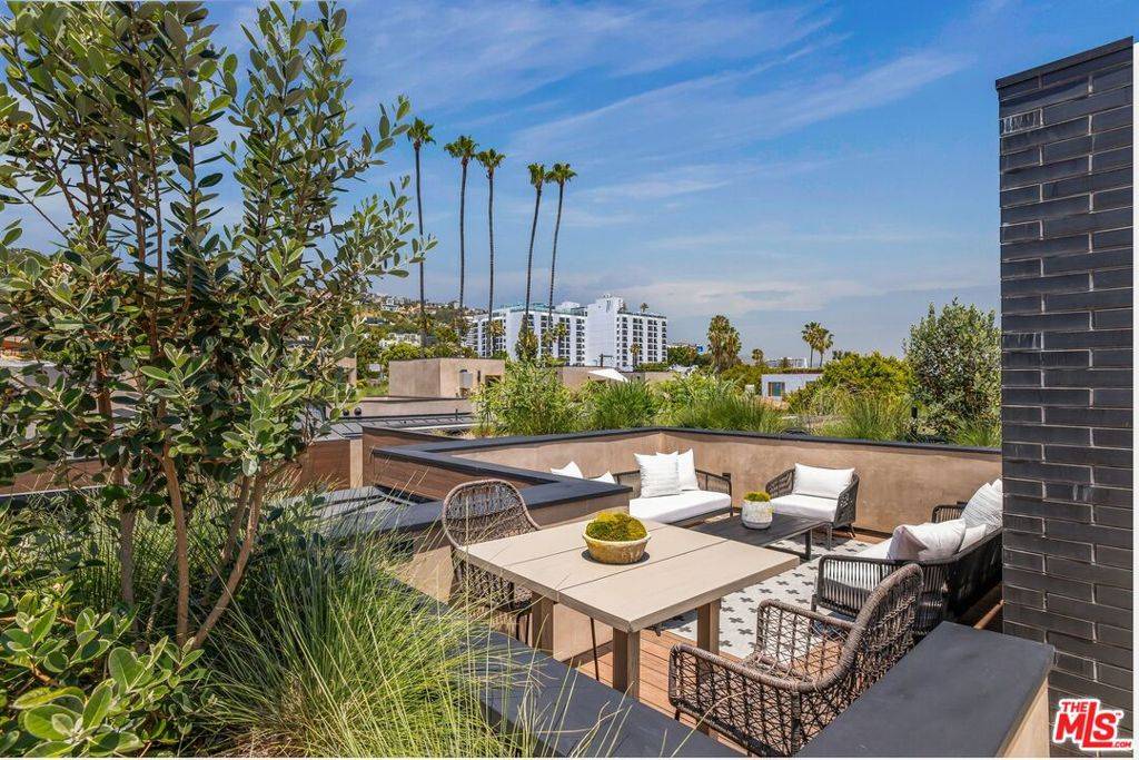 West Hollywood, CA 90069,919 1/2 Hilldale AVE
