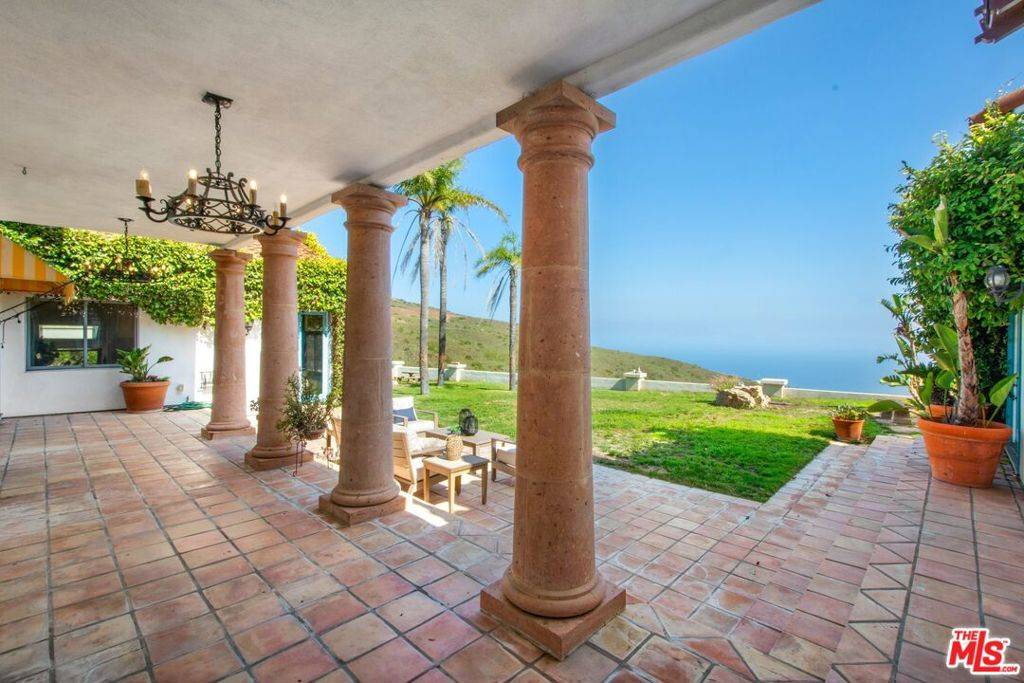 Malibu, CA 90265,3960 Decker Edison RD #R