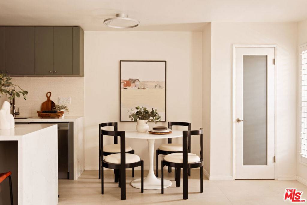 West Hollywood, CA 90069,970 Palm AVE #207