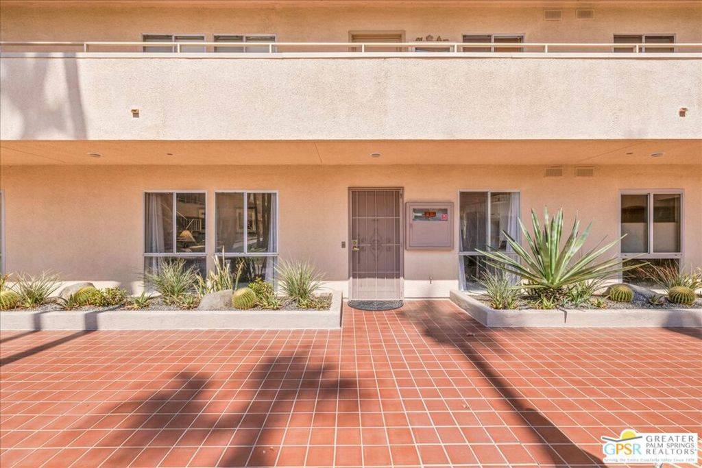 Palm Springs, CA 92262,277 E Alejo RD #102